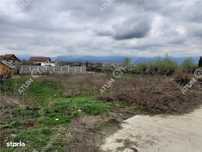 Teren intravilan 1300 mp de vanzare pe Valea Avrigului, drum asfaltat
