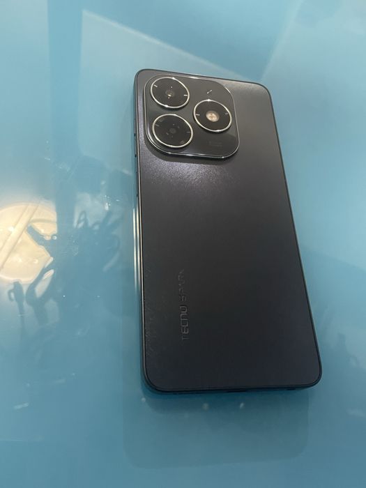 Tecno Spark 20 8/256 идеал