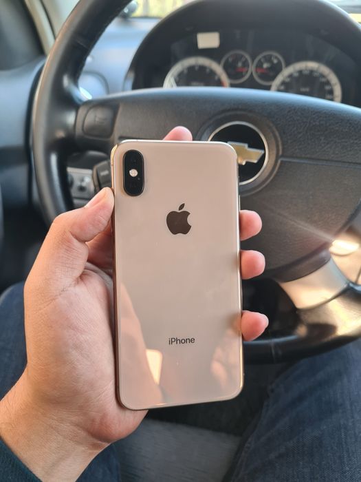 IPhone Xs sotiladi.