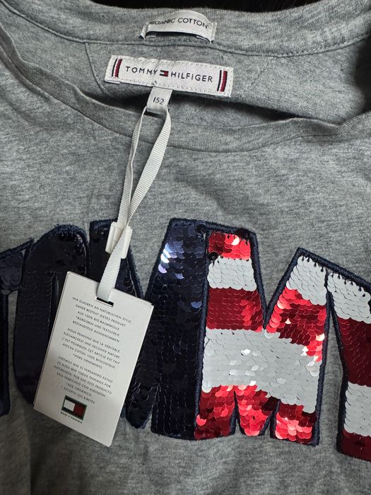 Bluză Tommy Hilfiger,sigla din paiete, nou cu etichetă , 10-11 ani