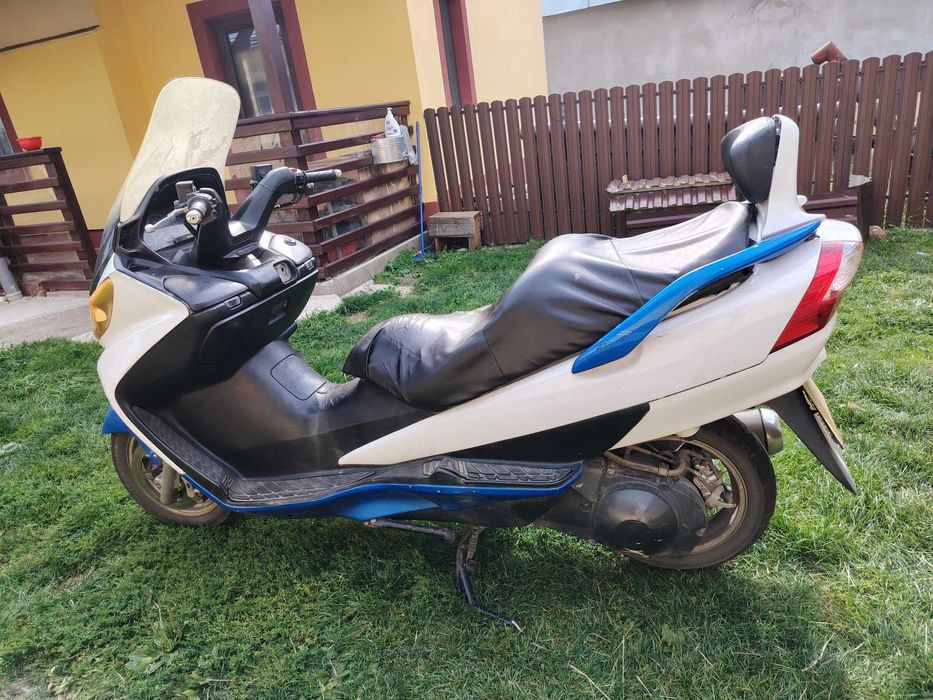 Vand scuter Suzuki Burgman