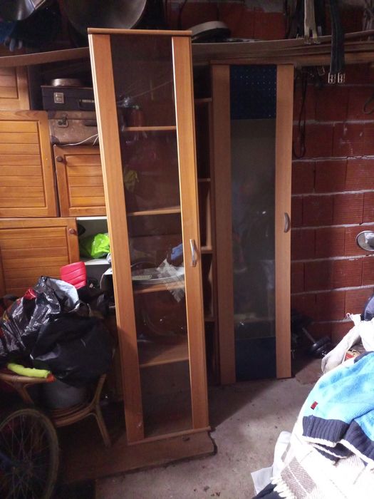 2 броя Шкафове по 30 лв, рафт за кухня 15 лв