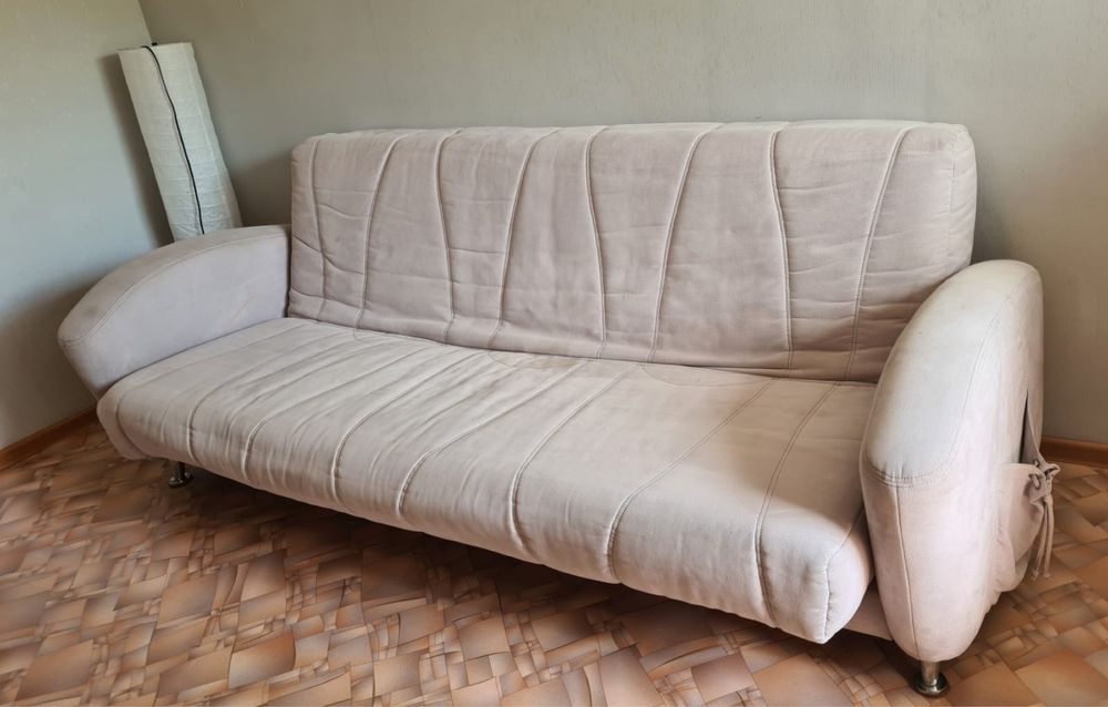Диван в хорошем состоянии