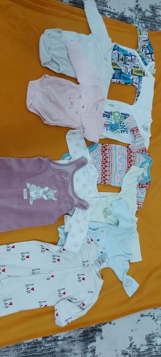 Vând lot hainute 0-3 luni