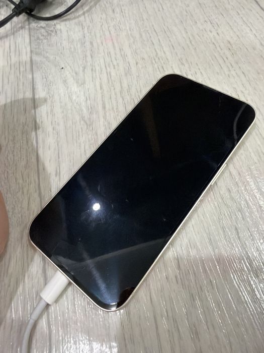 Продается Айфон 13. В отличном состоянии