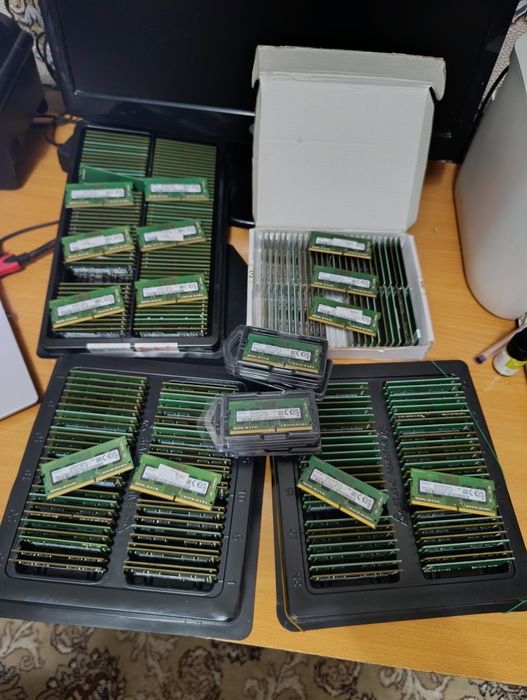 Samsung Operativ xotira ddr4 4gb 3200Mhz