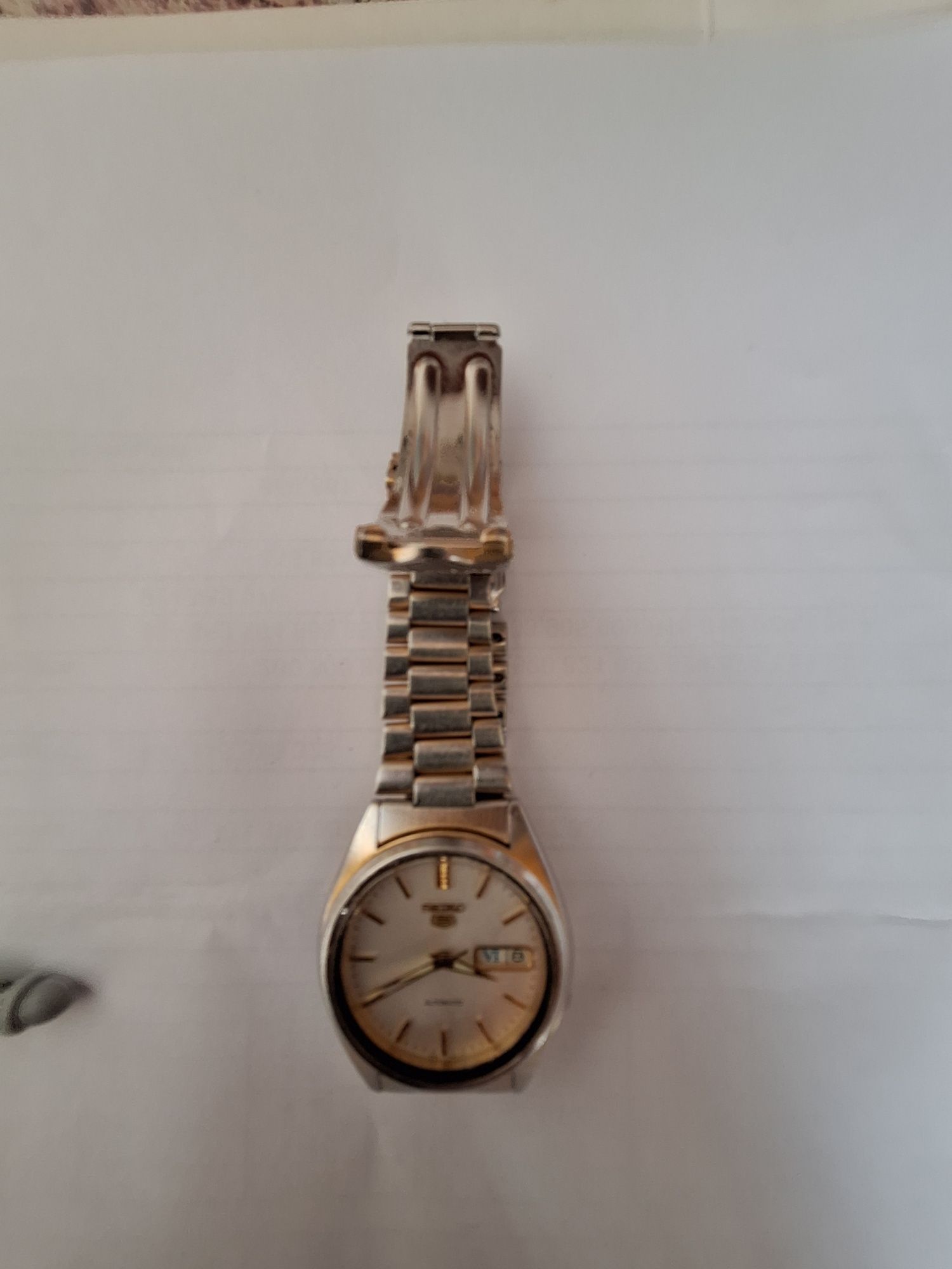 Продавам оригинален ръчен часовник "SEIKO 5".