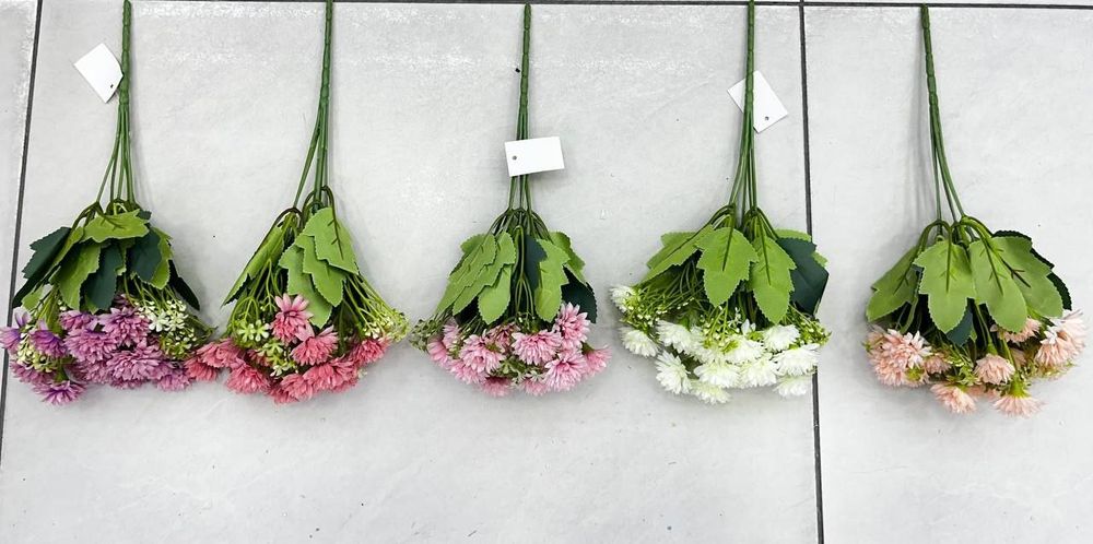 Искутвеное озеленение,  цветы разного дизайна и размера