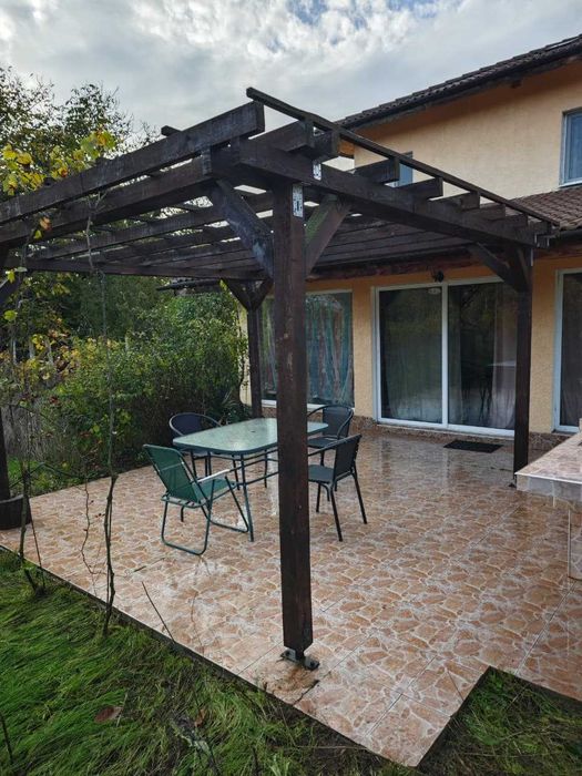 Къща с 2-етажа в с.Порой, общ.Поморие