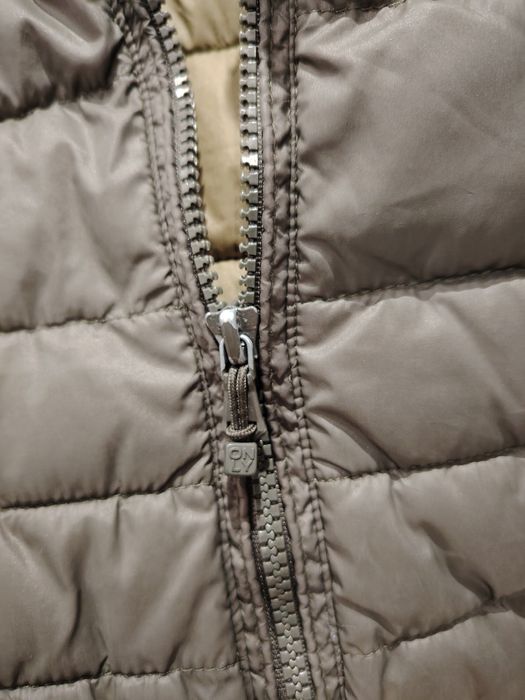 Яке Only, анцунг Balenciaga, блуза Reserved