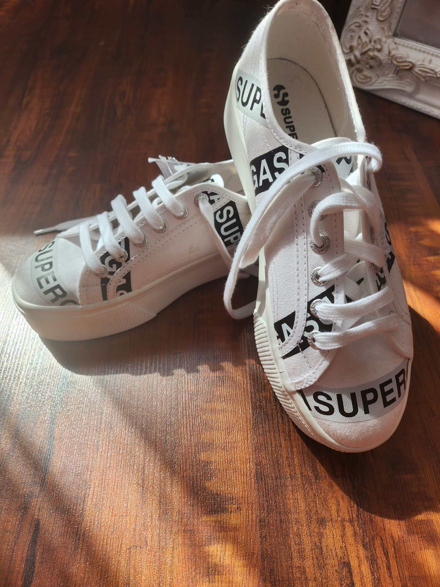 SALE! Кецове Superga нови