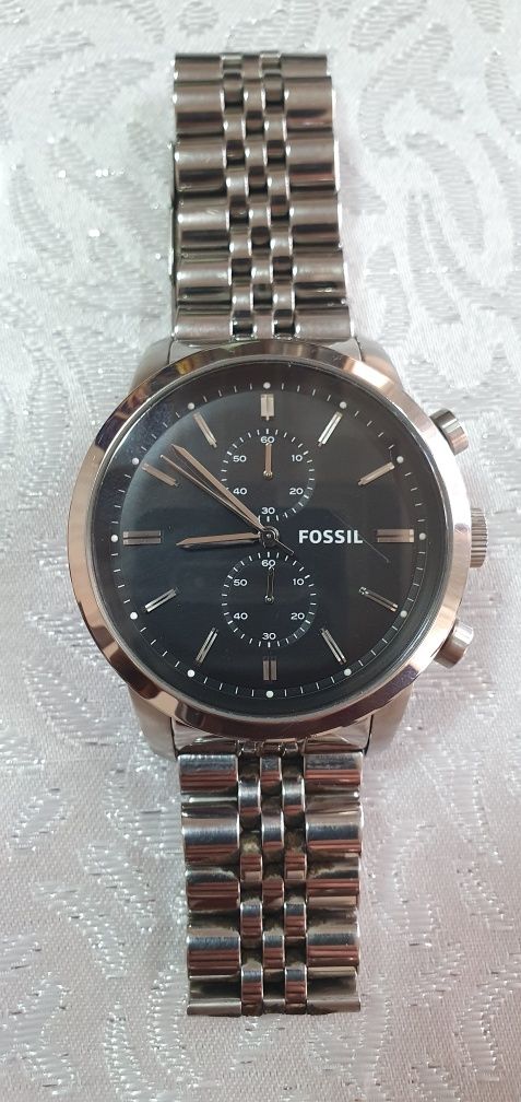 Продаются американские часы FOSSIL