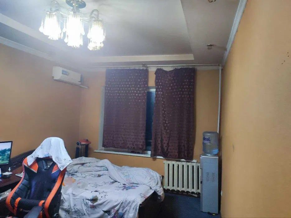 Продаётся 4-комнатная квартира в Алмазарском районе, Себзар!