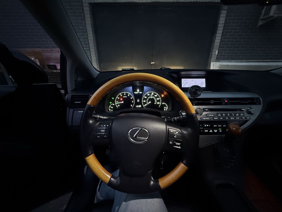 Продам срочно Lexus RX350