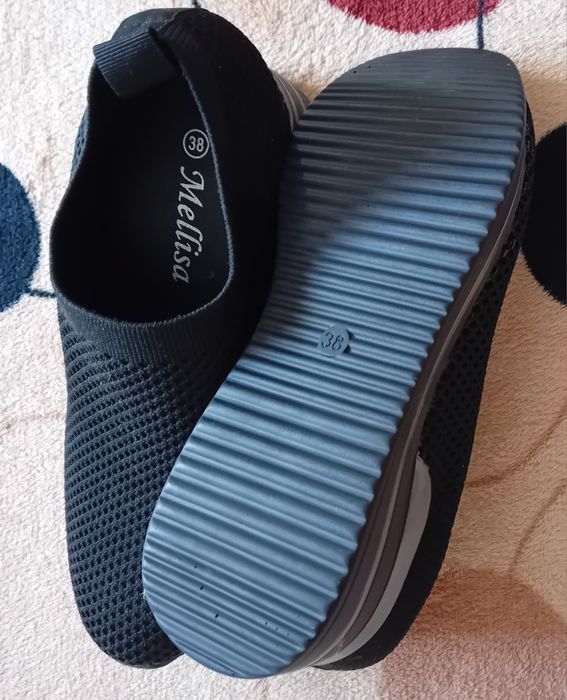 Pantofi cu talpa inalta