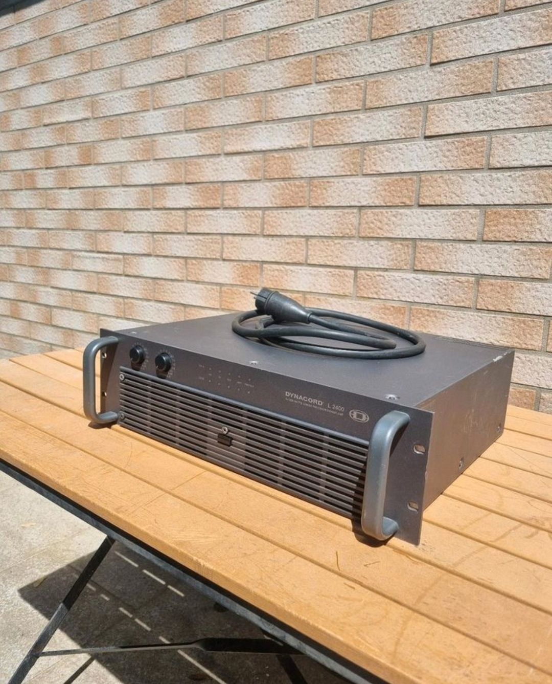 Dyanacord L2400 2x1200w