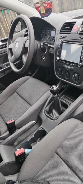 Vând Volzvagan golf benzină