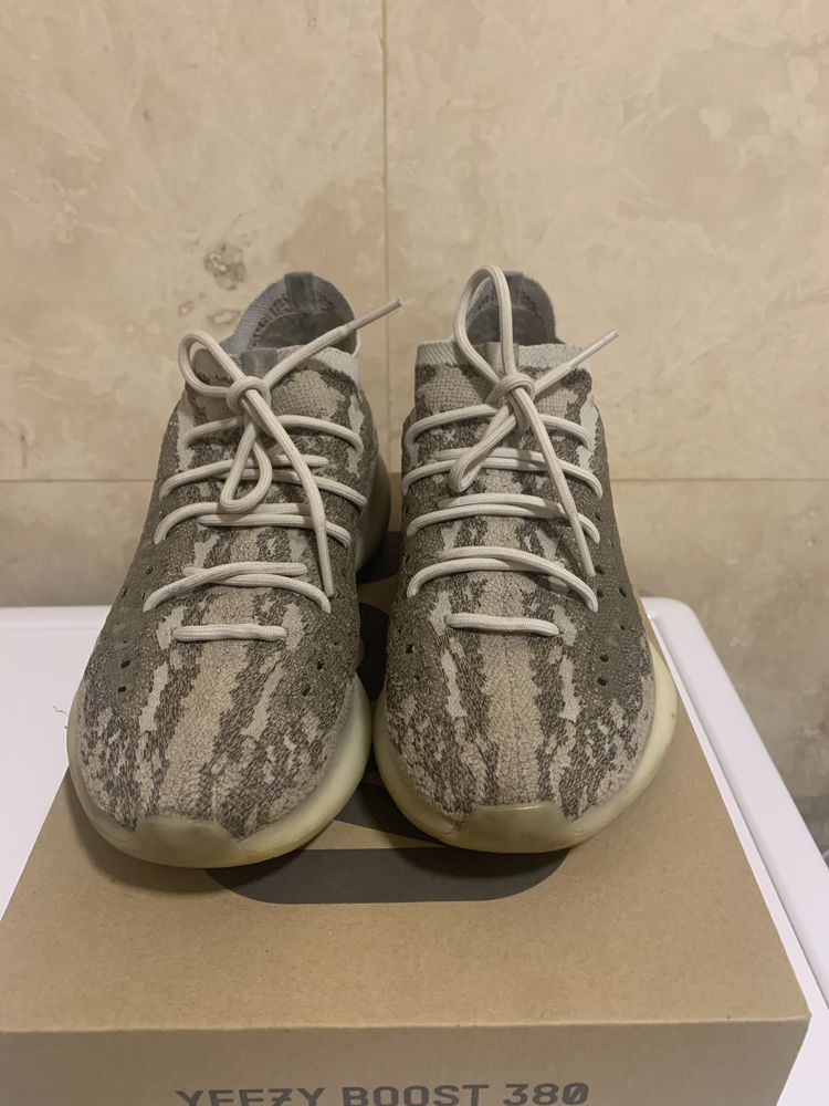 Yeezy 380 Adidas Pyrite