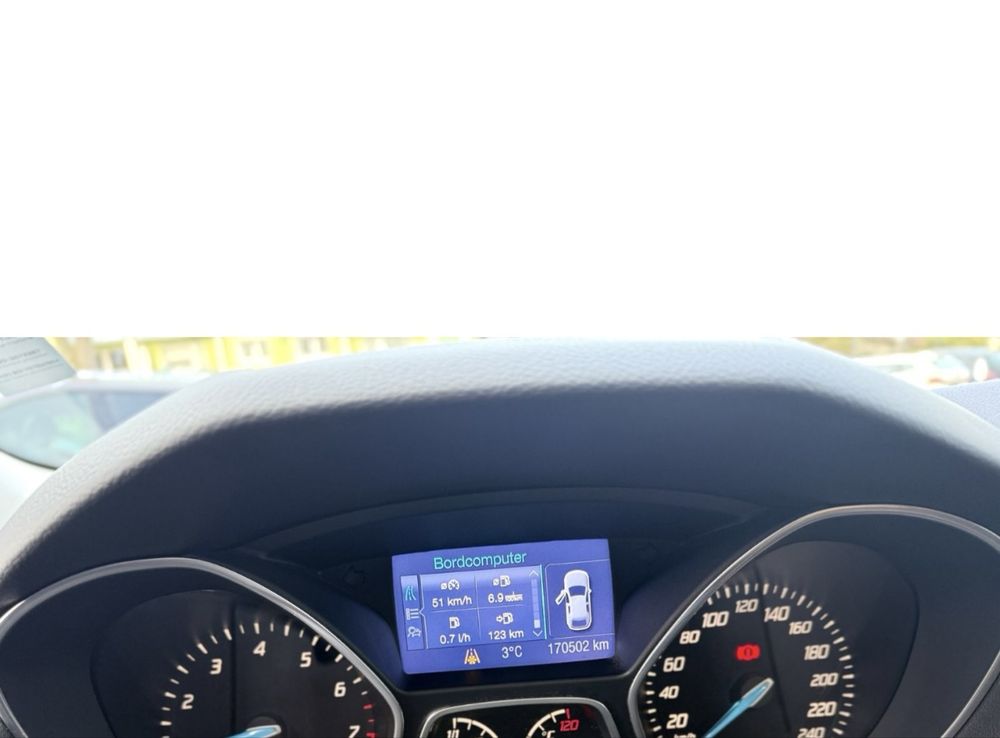 Ford focus Champion edition, 1.0 125, ocazie( avariat / defect ),