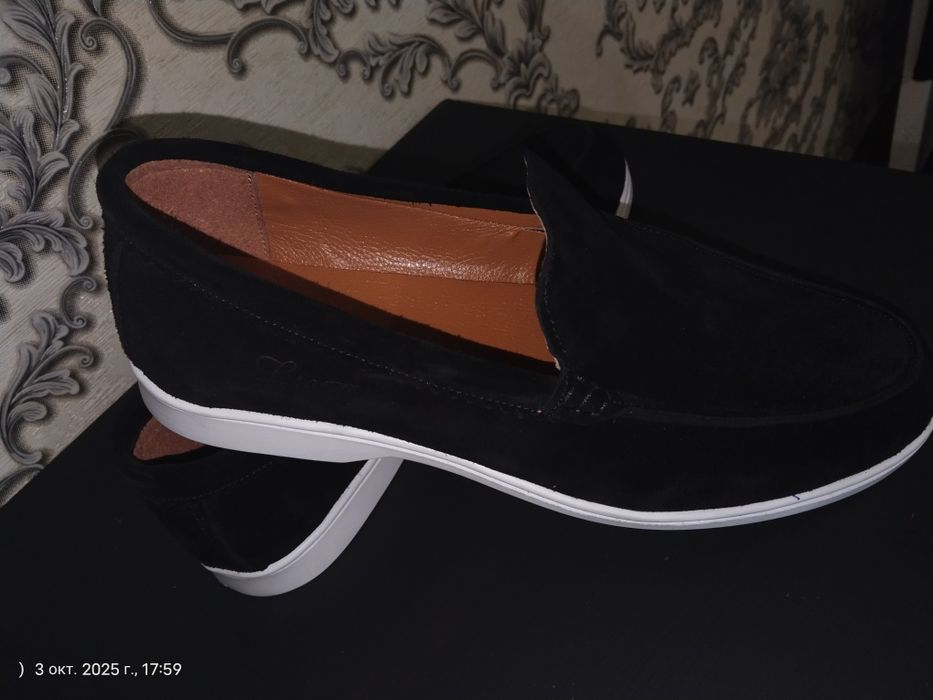 Продам лоферы мужские новые
