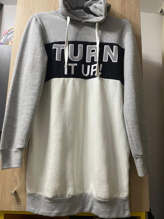 Hanorac lung cu gluga