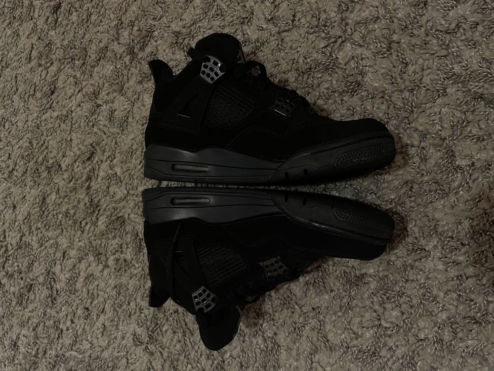 Jordan 4 Black cat