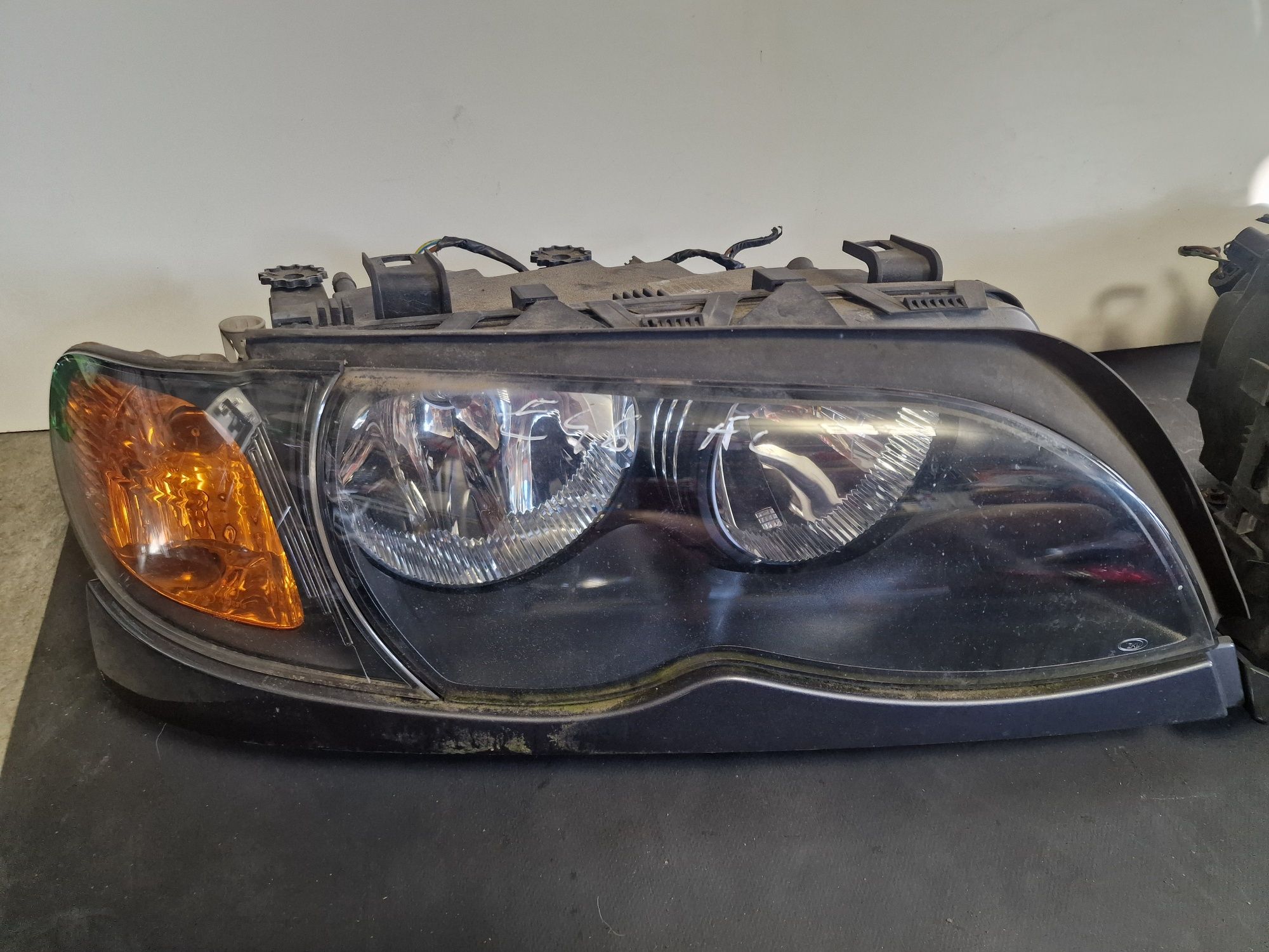 Far/Faruri complecte  Bmw 3 E46 Facelift an 2001-2005
