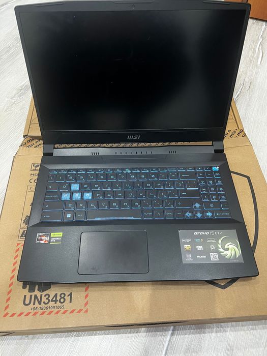 Геймърски лаптоп MSI Bravo 15 C7V