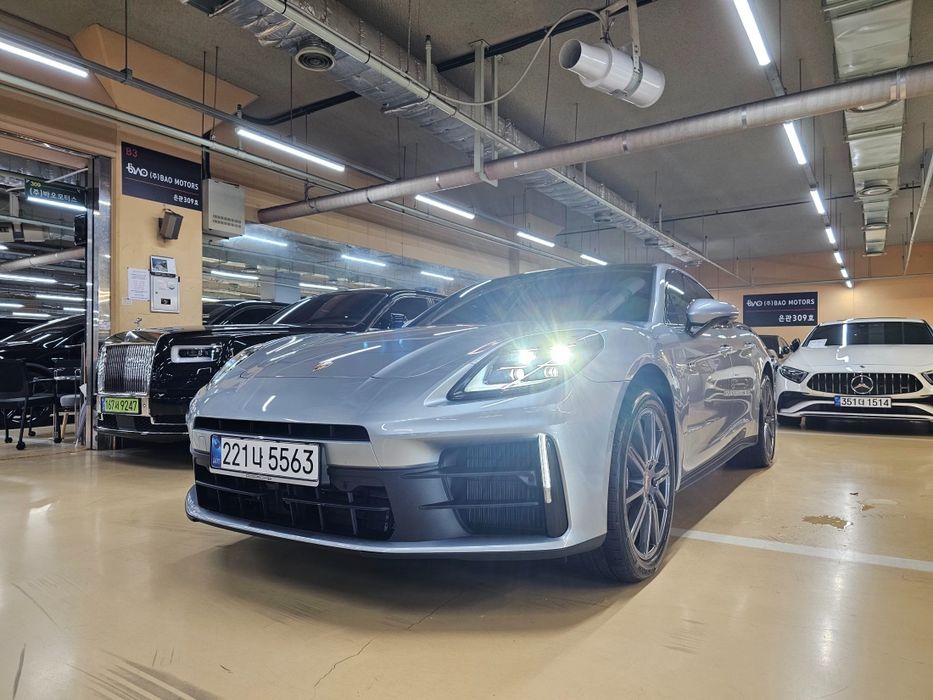 Porsche Panamera 2023
