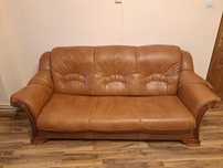 Vand set canapea extensibila cu fotolii din piele si masuta de cafea