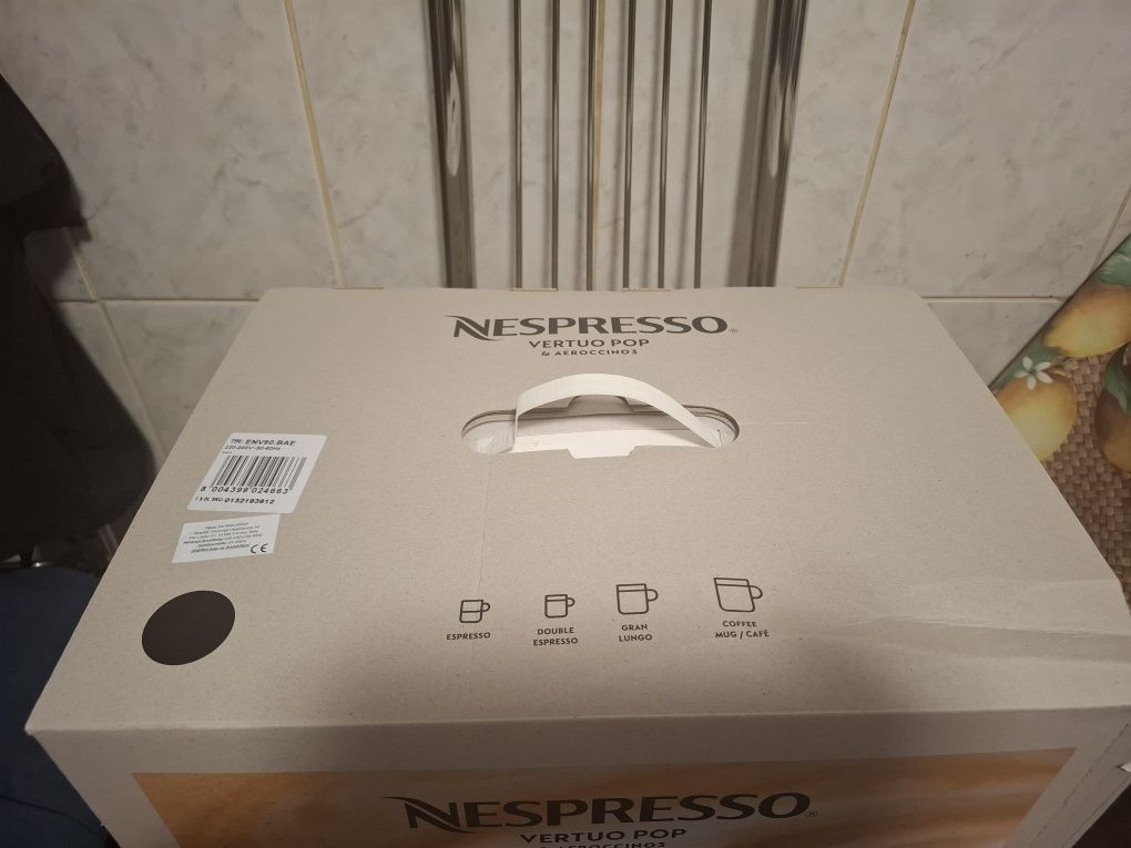 Espressor Nespresso Vertuo Pop, pachet capsule,nou, garantie