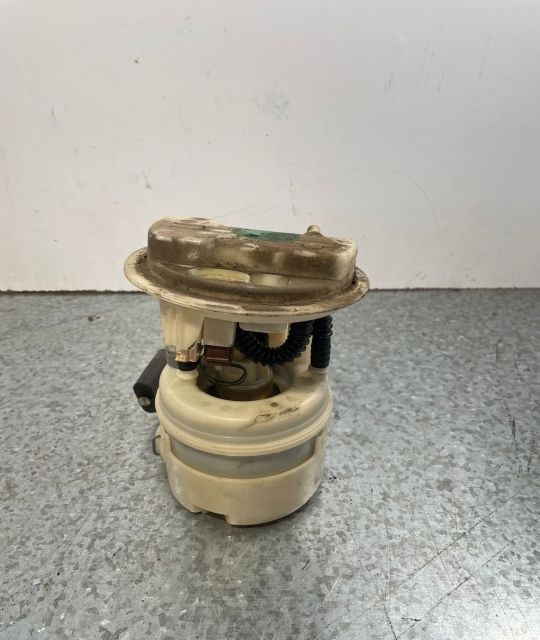 Pompa benzina 8200 112 805 Dacia Logan prima generatie