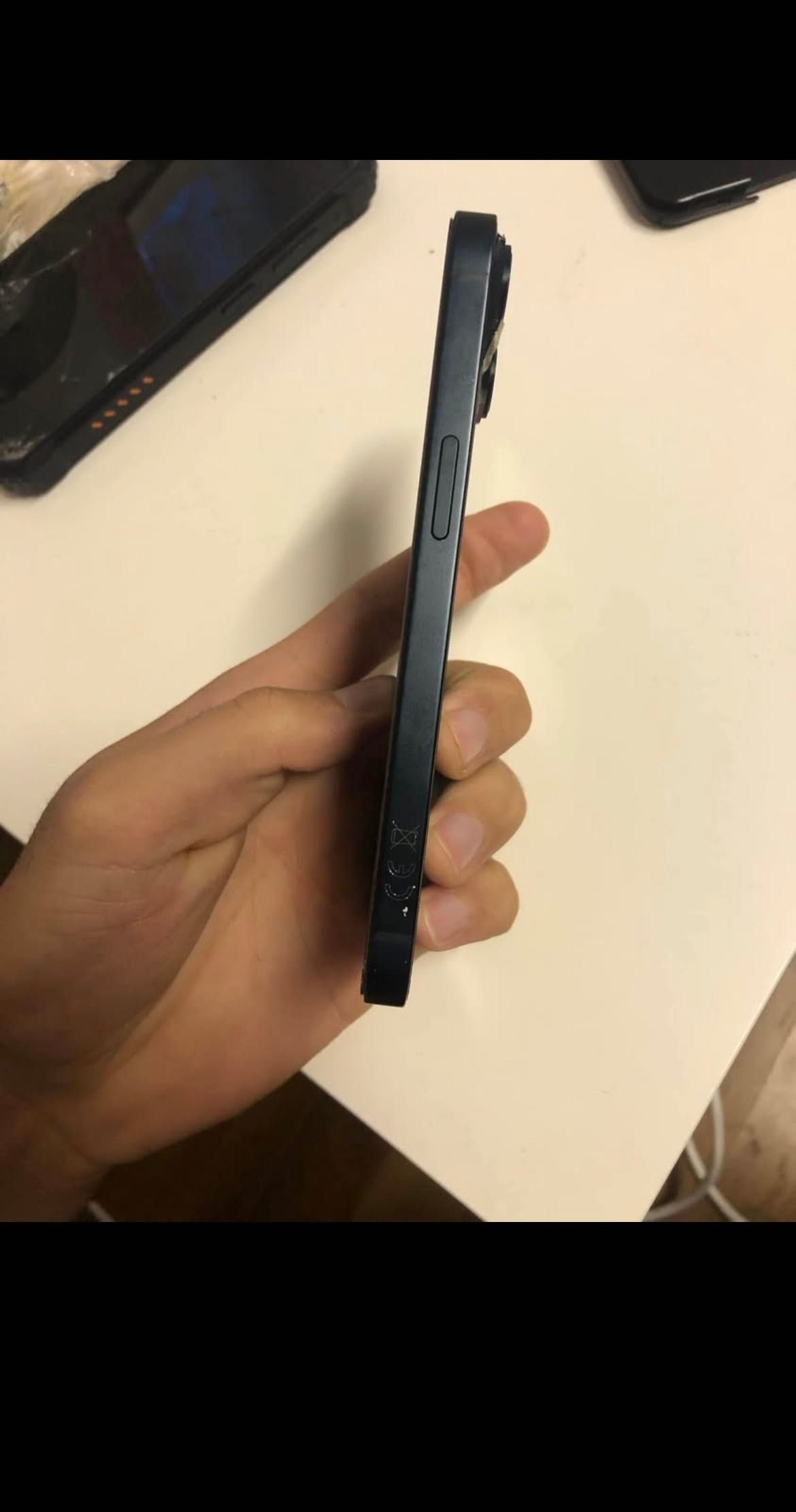 iPhone 14 - пълен комплект, без гаранция
