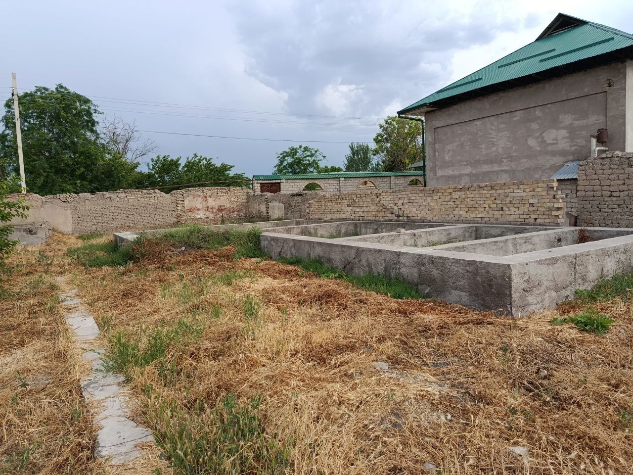Yer uchaska sotiladi 15 sotik Yer fundament quyilgan
