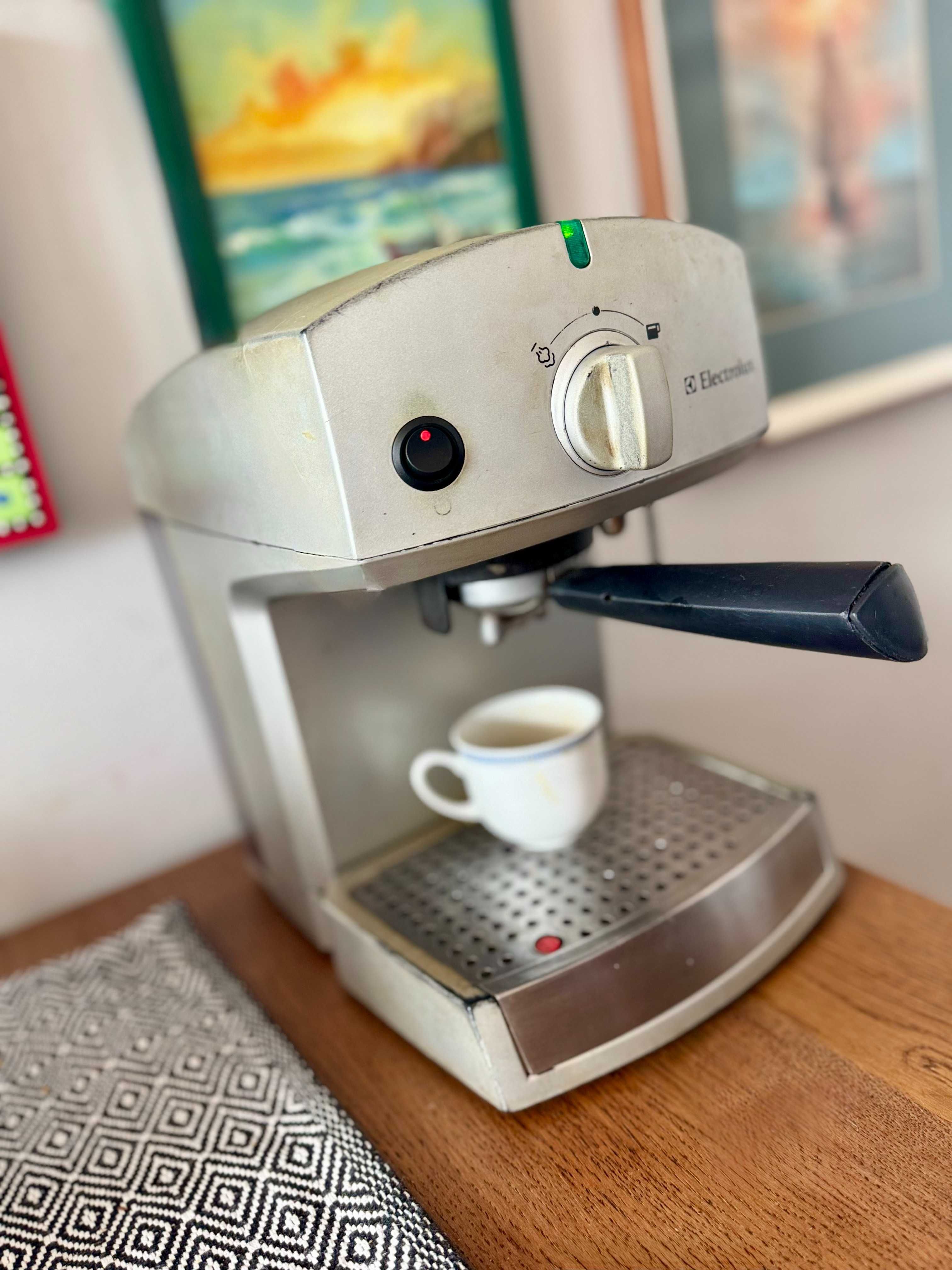 Еспресо машина ELECTROLUX EEA-130