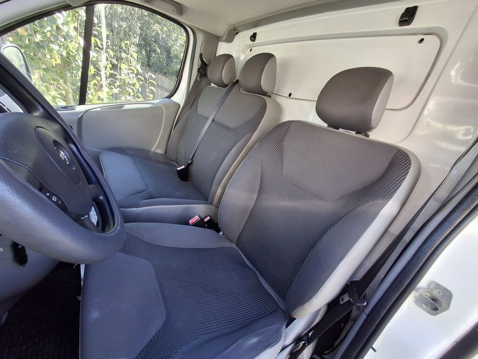 Opel vivaro.  Autoutilitară