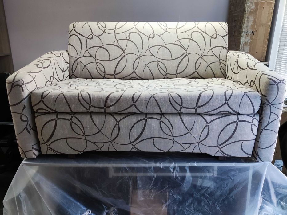 Разтегателен Диван (сгънат 140/90/80см.) Като НОВ