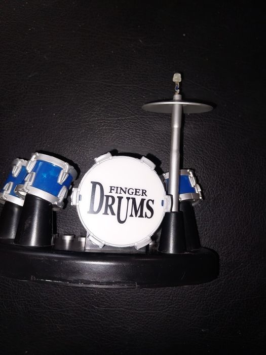 Дървена кукла с българска носия,детски мини барабани и други