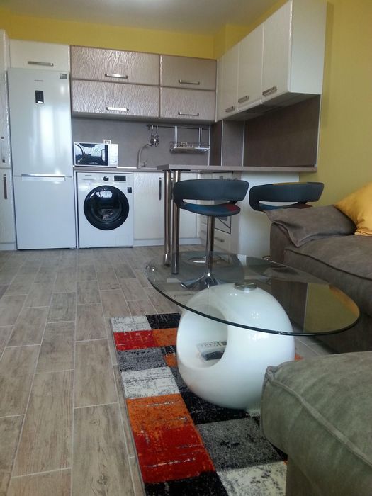 Светъл ДВУСТАЕН апартамент в кв. Южен/ С ПАРКОМЯСТО!!!