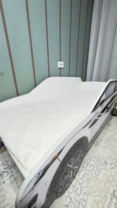 Продам детскую кровать с новым ортопедическим матрацом