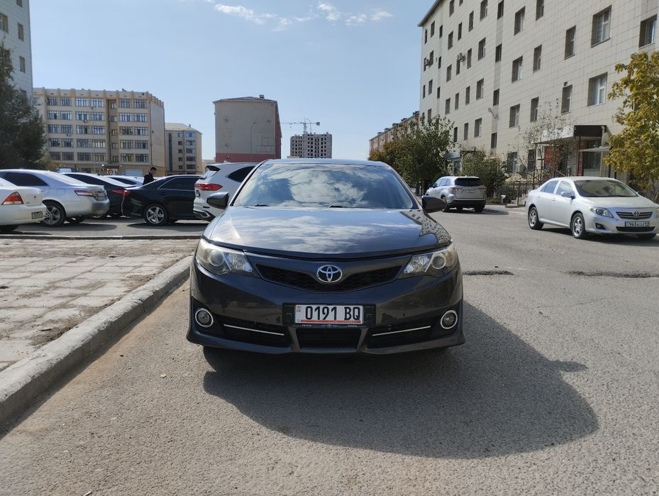 Автомобиль Toyota Camry 50