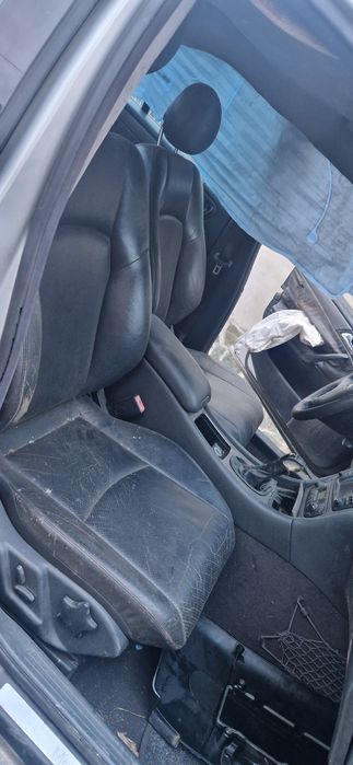 Dezmembrez Mercedes w203 c220