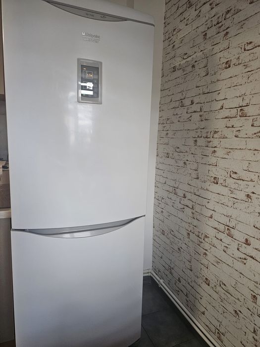Combină frigorifică Hotpoint Ariston No Frost -Stare foarte bună