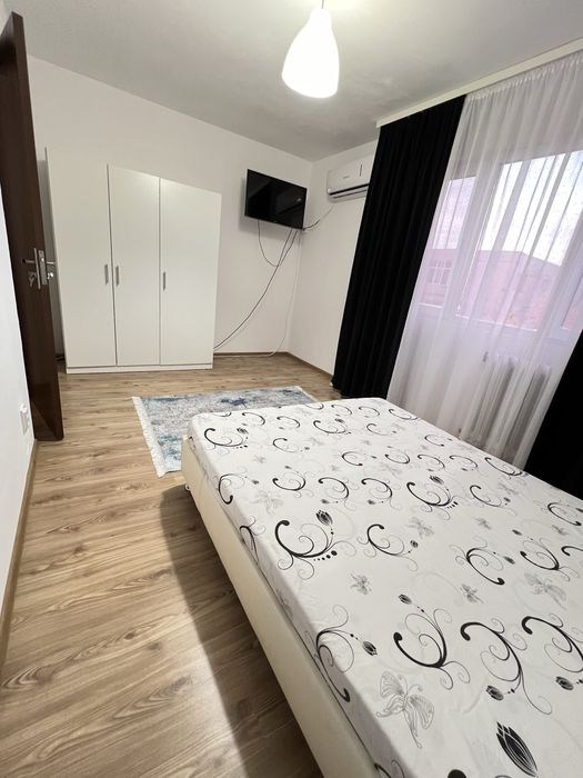 Închiriez Apartament