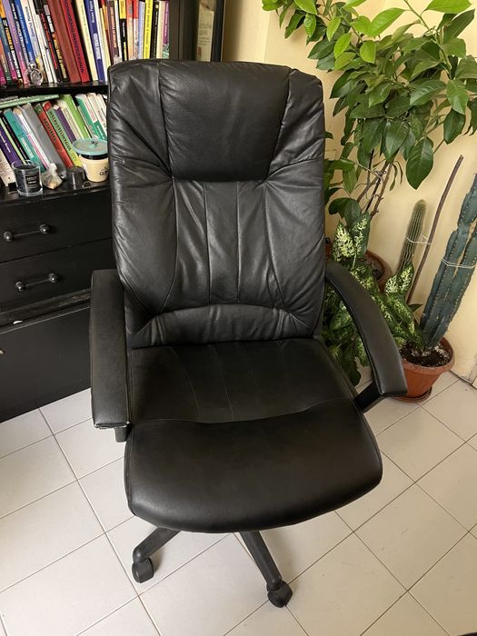 Директорски президентски работен стол кожен ергономичен офис геймърски