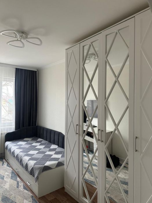 Продам красивый шкаф и кровать