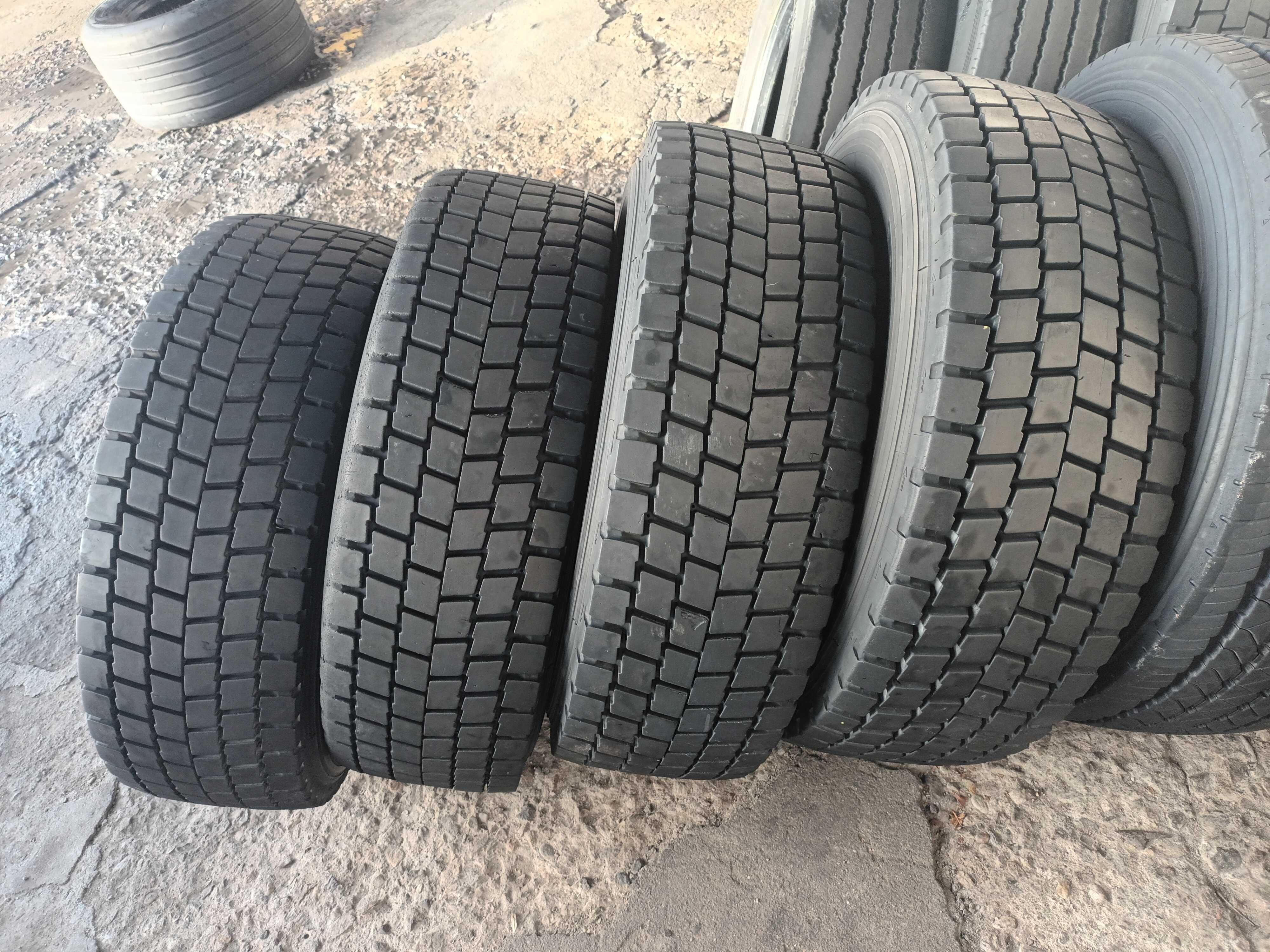 4 тежкотоварни гуми 305/70 R19.5 Michelin XDE2+ 148/146L M+S Germany