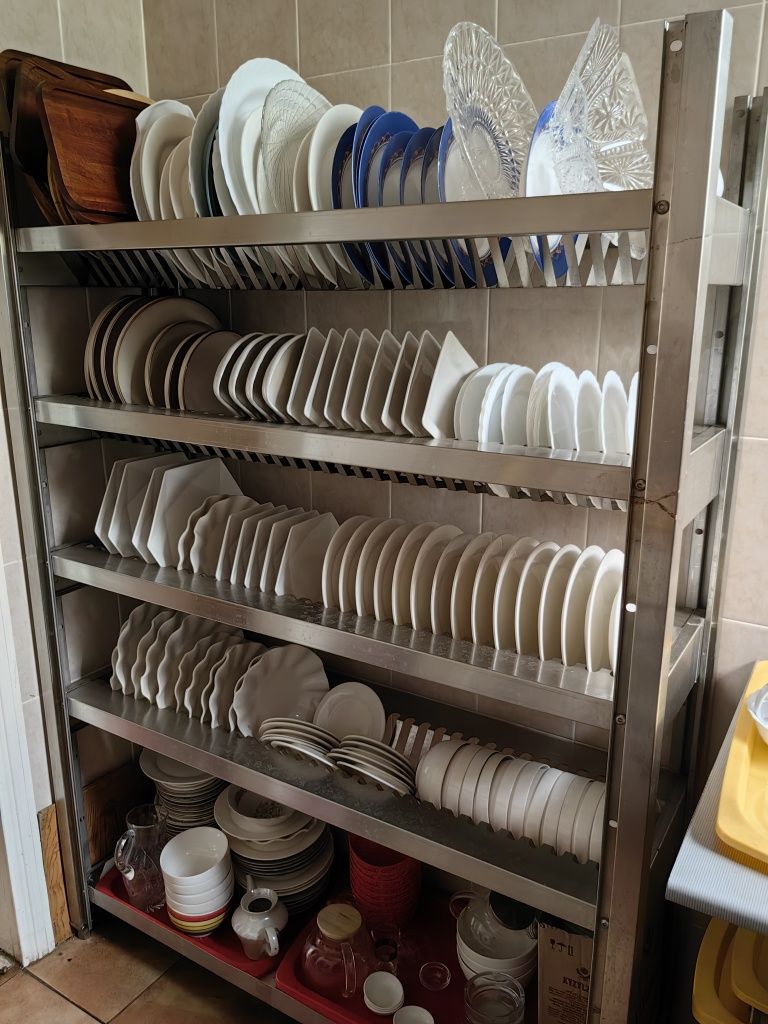 Продается стеллаж для посуды