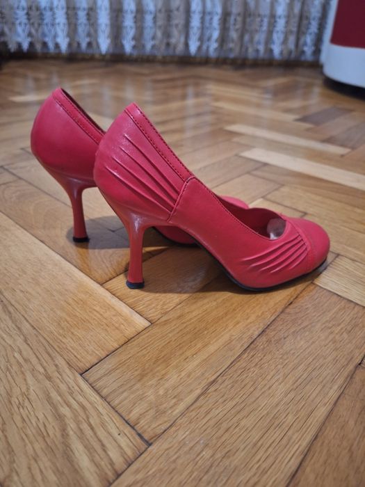 Pantofi mărimea 35 roșii