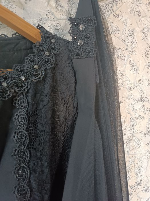 Вечернее платье черного цвета